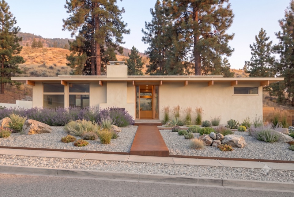 Xeriscape: granite, boulders, grasses.